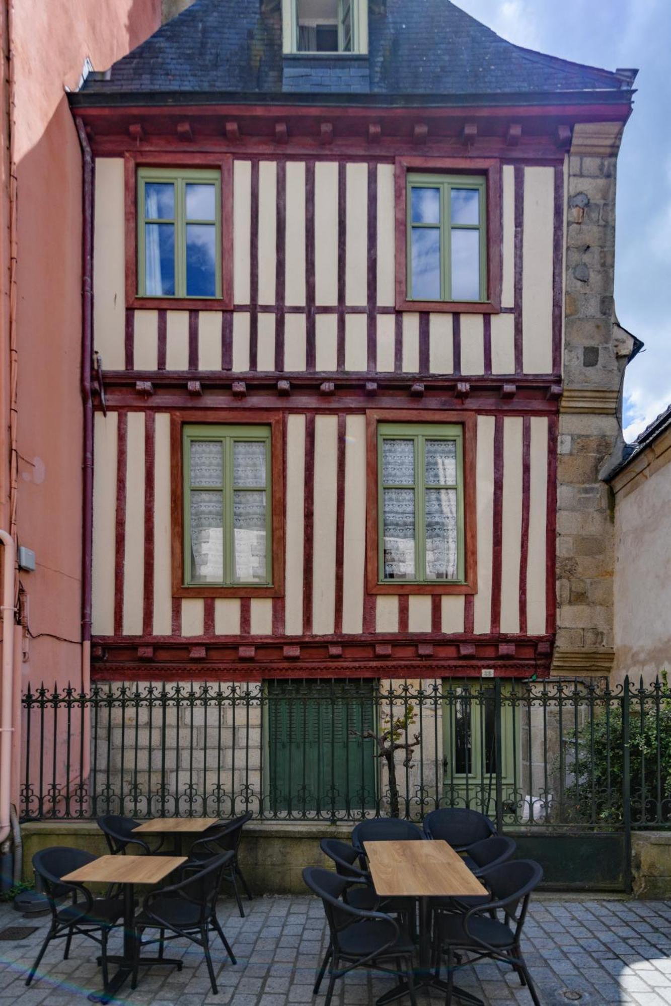 Appartement T2 - Vue Imprenable Sur La Cathedrale Quimper Luaran gambar